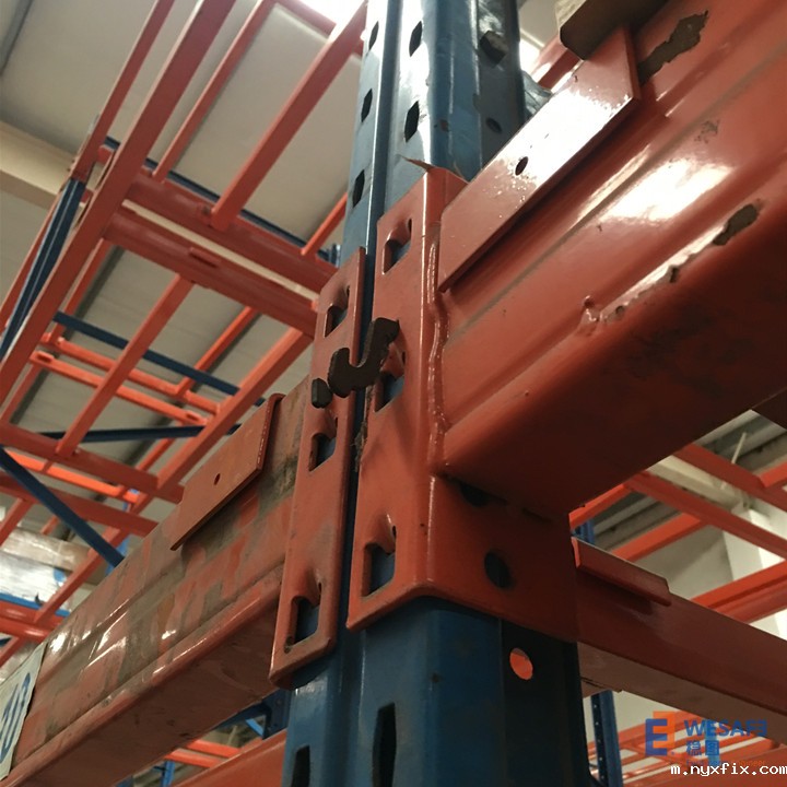 货架安全插销安装不到位